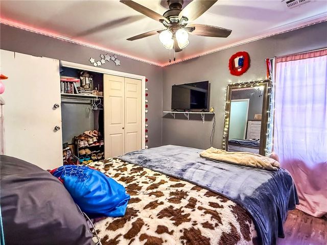 706 E Centennial Drive, Pittsburg, KS 66762