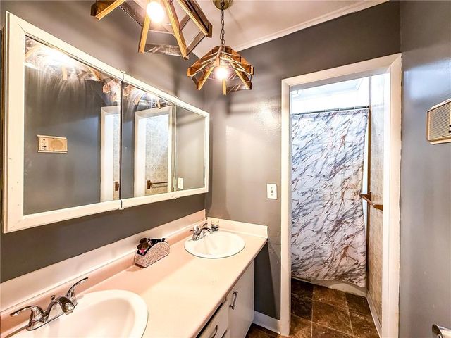 706 E Centennial Drive, Pittsburg, KS 66762