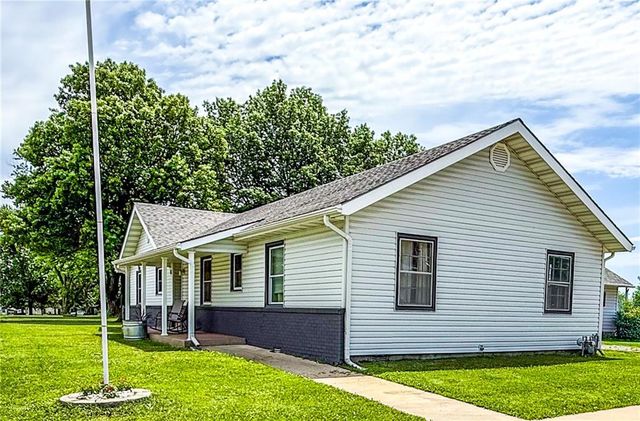 706 E Centennial Drive, Pittsburg, KS 66762