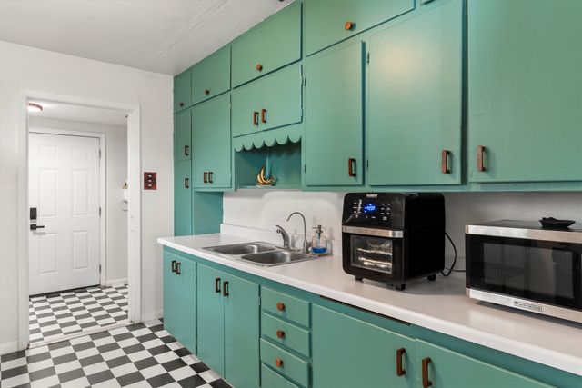 2739 Livingston Avenue, Fort Worth, TX 76110