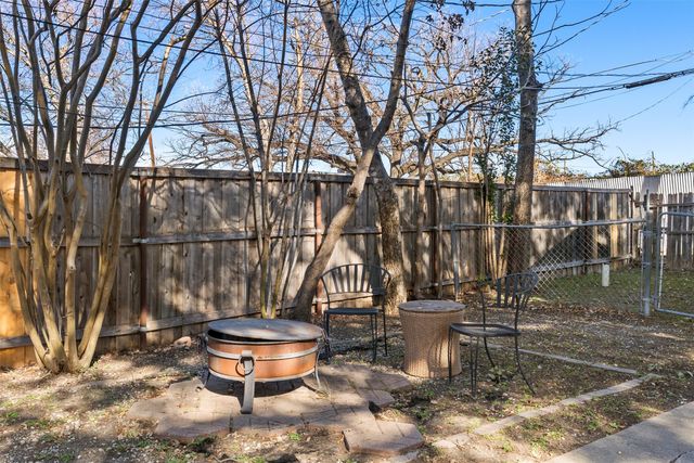 2739 Livingston Avenue, Fort Worth, TX 76110