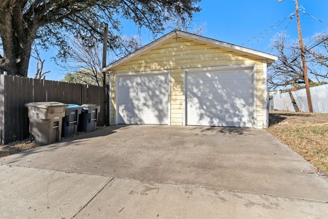 2739 Livingston Avenue, Fort Worth, TX 76110