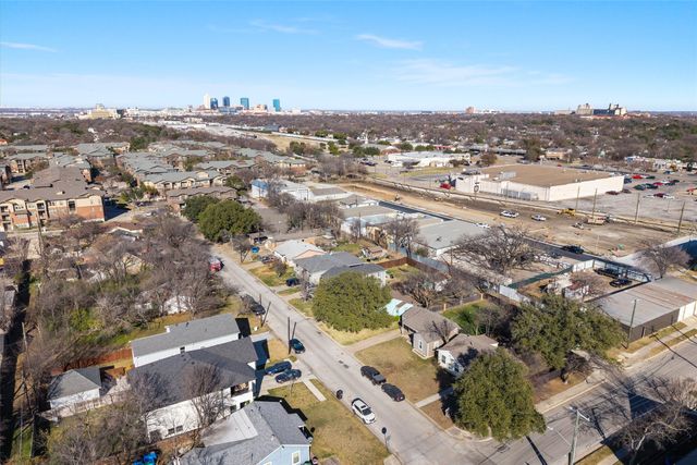 2739 Livingston Avenue, Fort Worth, TX 76110