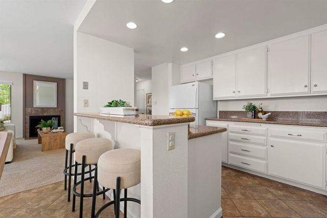 7780 PARKWAY DR 1101, La Mesa, CA 91942