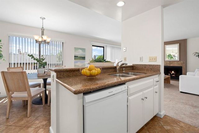7780 PARKWAY DR 1101, La Mesa, CA 91942