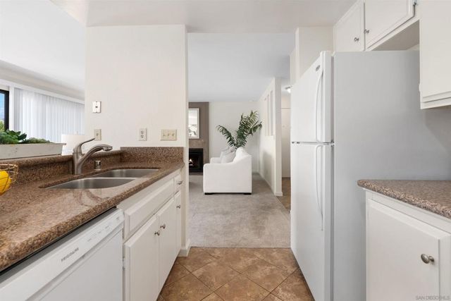 7780 PARKWAY DR 1101, La Mesa, CA 91942