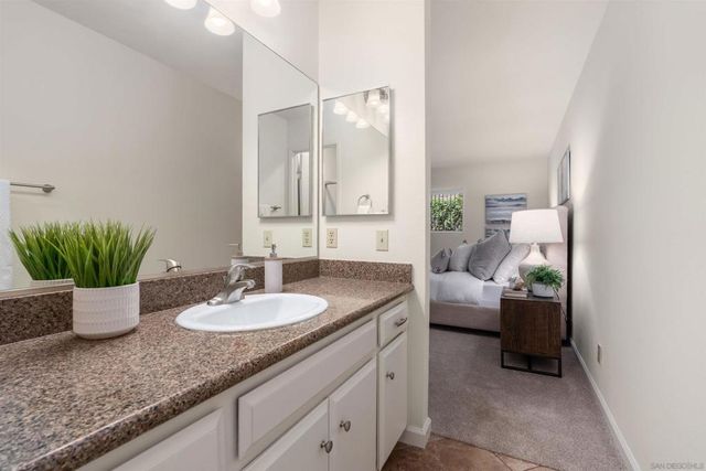 7780 PARKWAY DR 1101, La Mesa, CA 91942