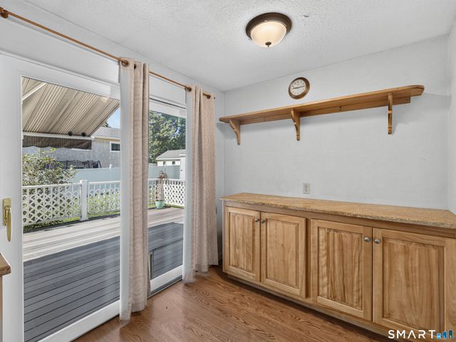 9 West Road, East Lyme, CT 06357