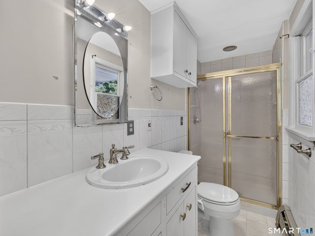 9 West Road, East Lyme, CT 06357