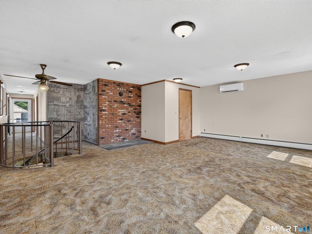 9 West Road, East Lyme, CT 06357