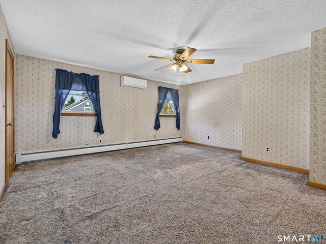 9 West Road, East Lyme, CT 06357