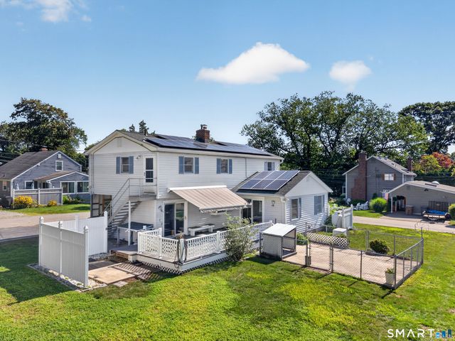 9 West Road, East Lyme, CT 06357