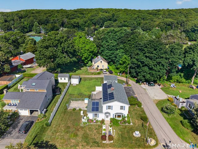 9 West Road, East Lyme, CT 06357