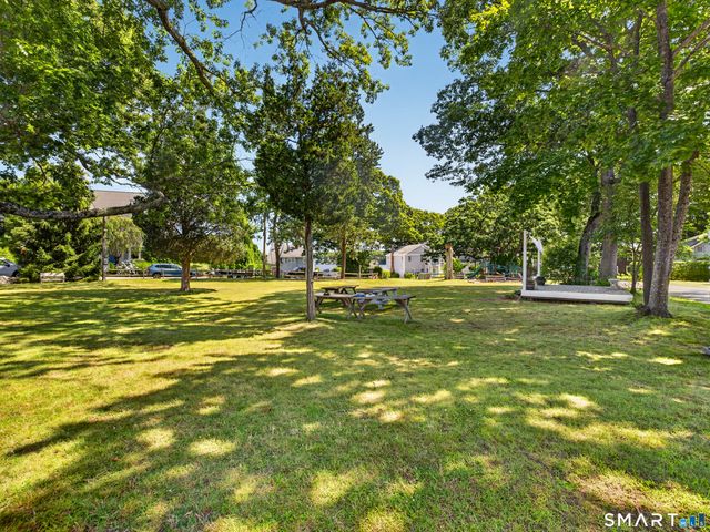 9 West Road, East Lyme, CT 06357