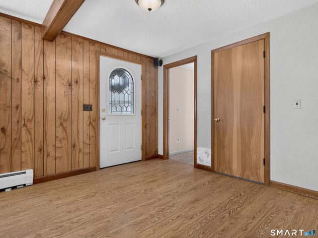9 West Road, East Lyme, CT 06357