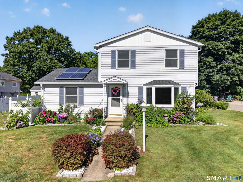 9 West Road, East Lyme, CT 06357
