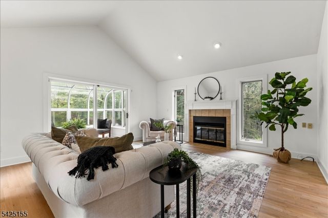 101 Rippling Brook Way, Bernardsville Boro, NJ 07924