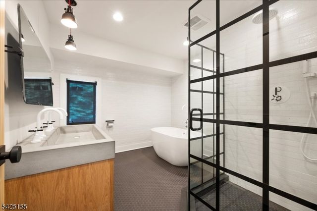101 Rippling Brook Way, Bernardsville Boro, NJ 07924