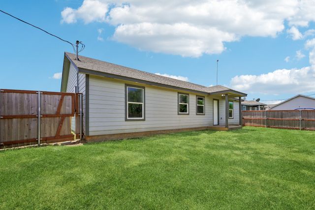 433 Whitney Court, Rio Vista, TX 76093