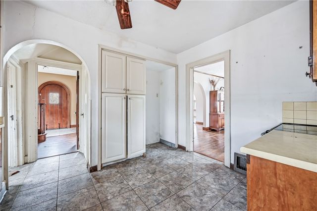 479 Carley Ave, Sharon, PA 16146