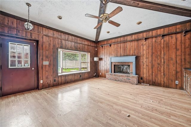 479 Carley Ave, Sharon, PA 16146