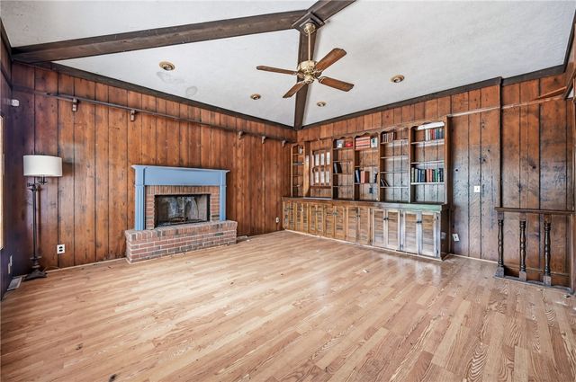 479 Carley Ave, Sharon, PA 16146