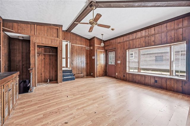 479 Carley Ave, Sharon, PA 16146