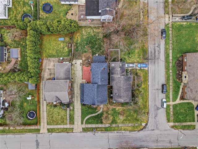 479 Carley Ave, Sharon, PA 16146