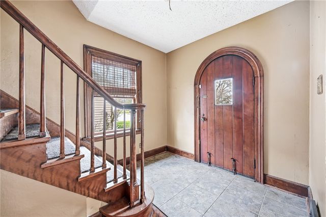 479 Carley Ave, Sharon, PA 16146