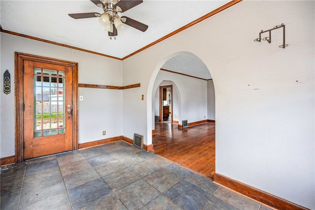 479 Carley Ave, Sharon, PA 16146