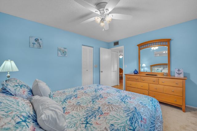 210 LAKE EVELYN Drive 210, West Palm Beach, FL 33411