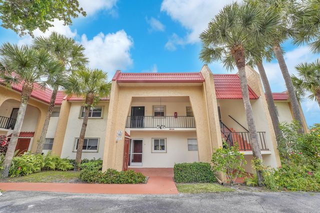210 LAKE EVELYN Drive 210, West Palm Beach, FL 33411