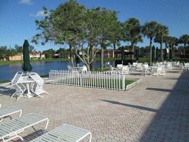 210 LAKE EVELYN Drive 210, West Palm Beach, FL 33411