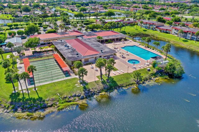 210 LAKE EVELYN Drive 210, West Palm Beach, FL 33411