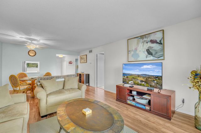 210 LAKE EVELYN Drive 210, West Palm Beach, FL 33411