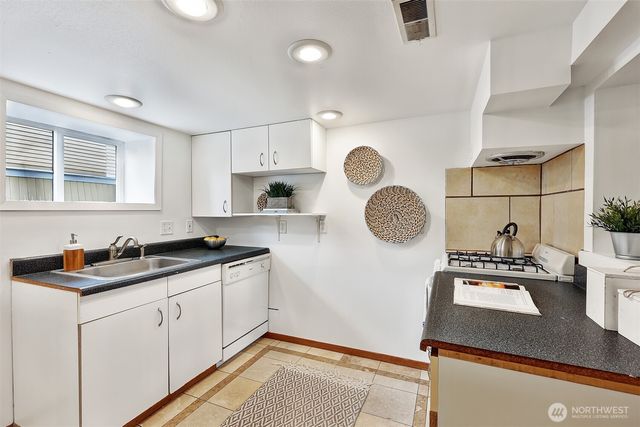 1027 NW 65th Street, Seattle, WA 98117