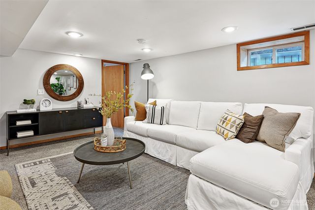 1027 NW 65th Street, Seattle, WA 98117