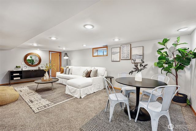 1027 NW 65th Street, Seattle, WA 98117