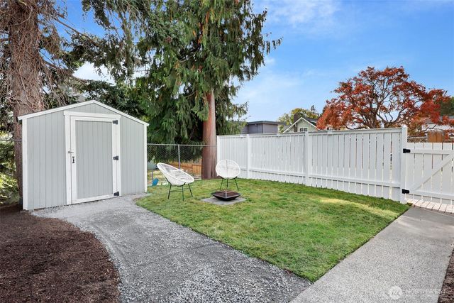 1027 NW 65th Street, Seattle, WA 98117