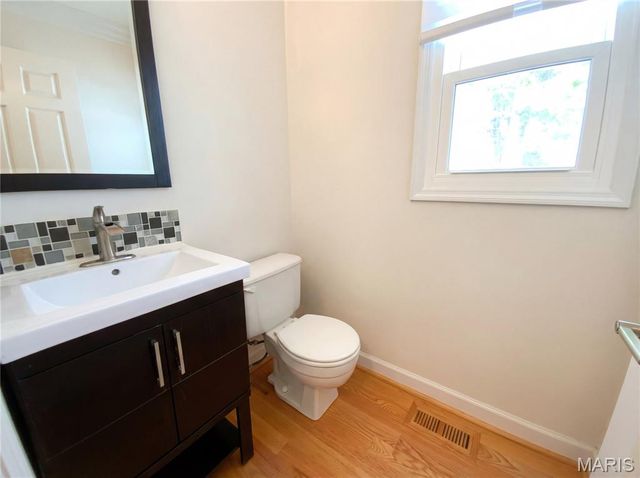 9719 Stanley Avenue, St Louis, MO 63119