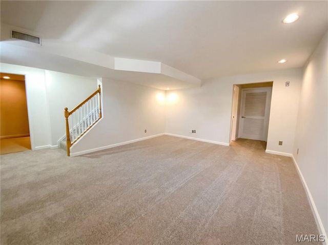 9719 Stanley Avenue, St Louis, MO 63119