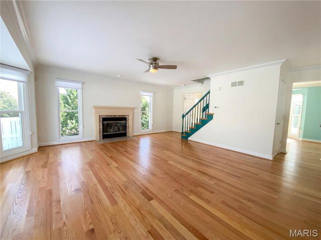 9719 Stanley Avenue, St Louis, MO 63119