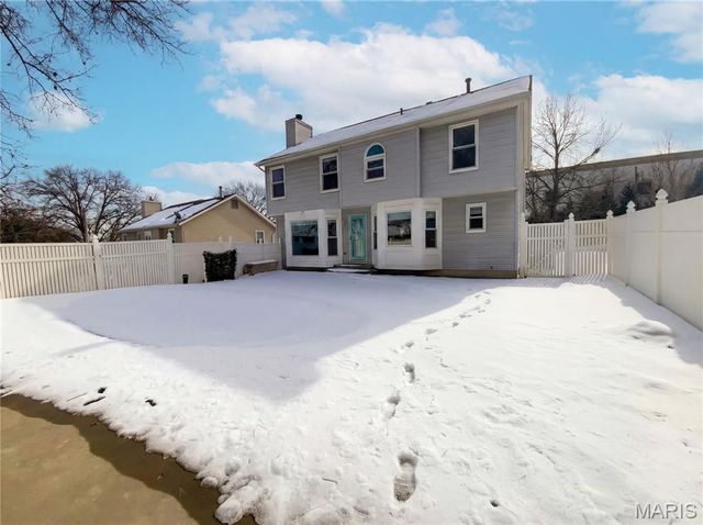 9719 Stanley Avenue, St Louis, MO 63119