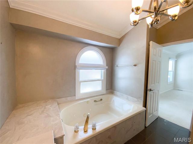 9719 Stanley Avenue, St Louis, MO 63119