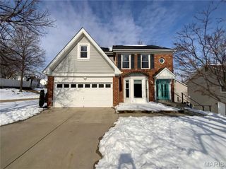 9719 Stanley Avenue, St Louis, MO 63119