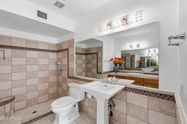 1301 E CANTERBURY Drive, Phoenix, AZ 85022