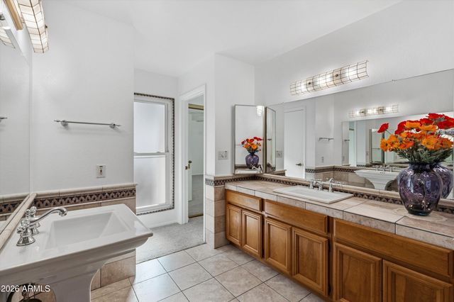 1301 E CANTERBURY Drive, Phoenix, AZ 85022