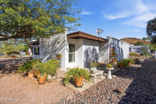 1301 E CANTERBURY Drive, Phoenix, AZ 85022