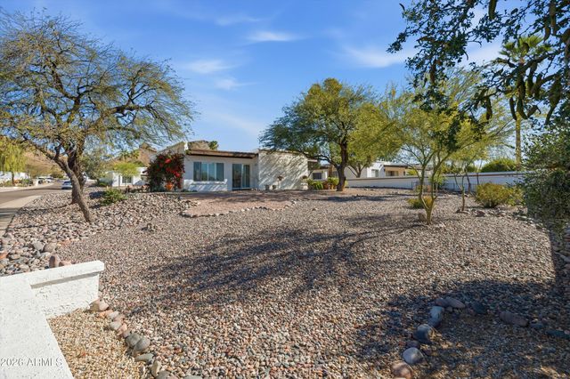 1301 E CANTERBURY Drive, Phoenix, AZ 85022