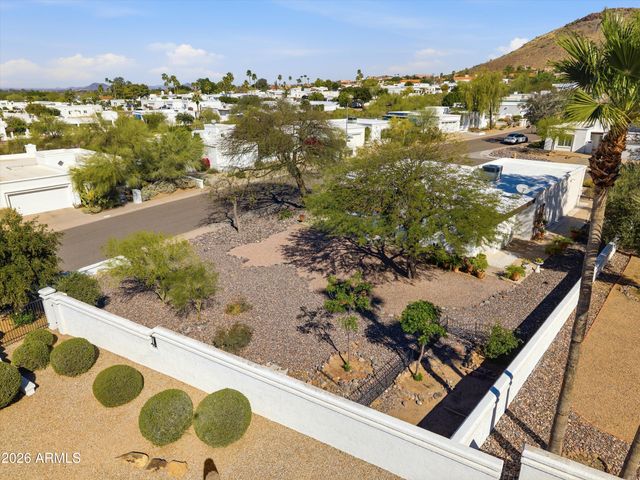 1301 E CANTERBURY Drive, Phoenix, AZ 85022